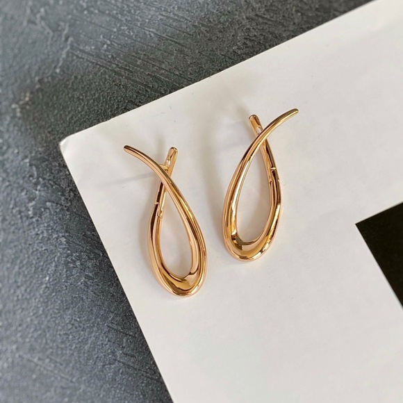 Modern Huggie Earrings 14k Gold Plated Luxury Design Earrings - Picture 3 of 12